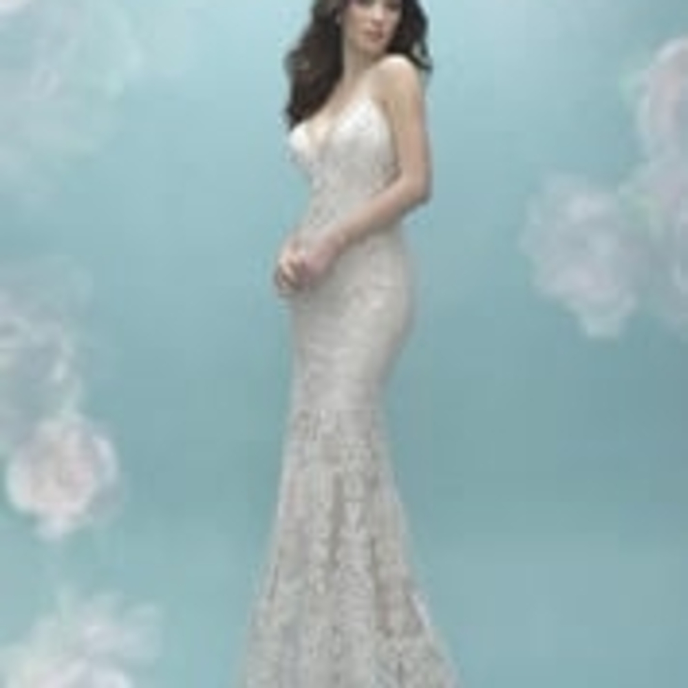 Ivory Lace Mermaid Evening Gown